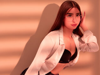 beautiful camgirl MelanyBloom