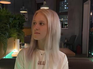 camgirl shaving pussy MelissaOushens