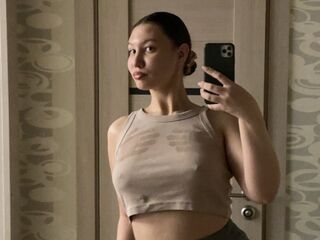 naked girl with webcam masturbating with vibrator MelliWids