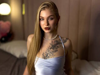 nude camgirl picture MiaCharles