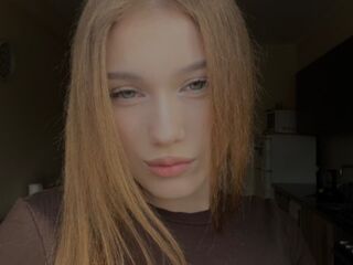 cam girl playing with dildo MiaDelicia