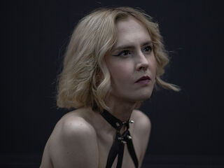 naked girl with webcam MilaVeyra