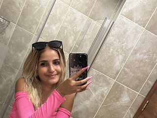 naked girl with webcam masturbating MiriamMery