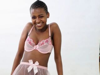 nude cam NaomiBrookes