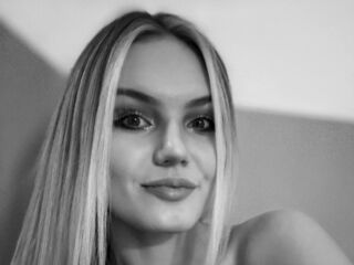 free nude live show NixieRaven