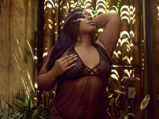 girl showing tits ParisMist