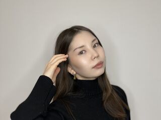 naughty camgirl fingering shaved pussy ReenaHarmen