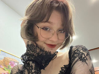 hot cam girl masturbating with vibrator RosioCammon