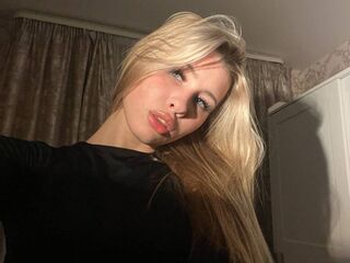 fingering camwhore RowanBellamy