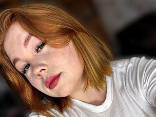 cam girl masturbating with dildo SallyJohnson