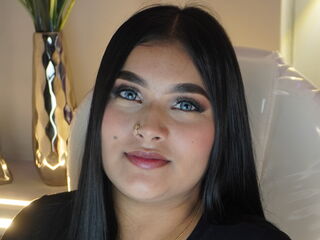 naked camgirl masturbating with vibrator SamantaVoss