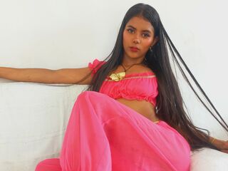 camgirl showing pussy SarayPink