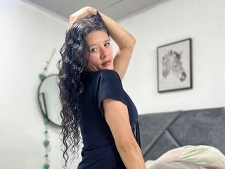 naked girl with webcam SereneBaqu