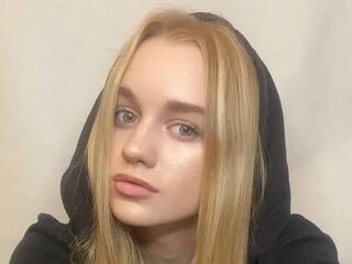camwhore masturbating with vibrator SheridanSillavan