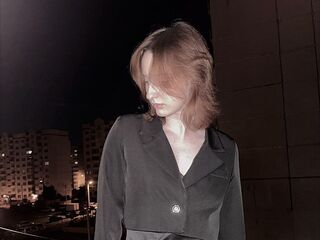 nude webcamgirl photo ShirleenWiens