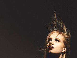 girl topless SofiFerran