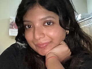 hot cam whore SriyasiGomes