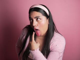 camwhore spreading pussy TessaBisou