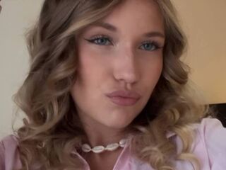 camslut fingering shaved pussy ThomasineKemery