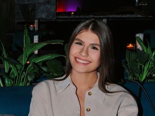 naked cam chatroom TiaBeumer