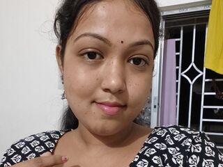 naked girl with webcam masturbating with dildo TrishaSaha