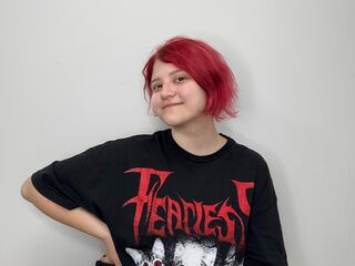 camgirl masturbating with dildo VeronaBunyard