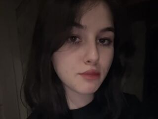 camgirl masturbating with vibrator WandaDillard