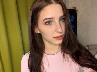 camslut fingering wet pussy WanitaCruson