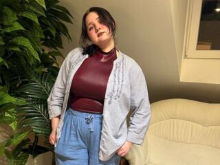 naughty camgirl masturbating with vibrator WildObsessionn