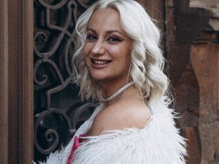 hot strip tease webcam WilsonAvery