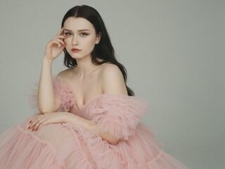 naked camgirl masturbating with dildo YahairaTurnham