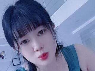 topless camgirl YueXiaoyue
