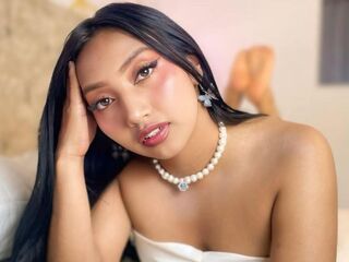 cam girl playing with vibrator YumyMina