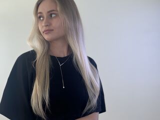 sexy webcamgirl picture ZoilaCliffe